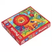 Лев в жаркой Африке