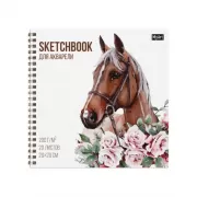 Лошадь в цветах